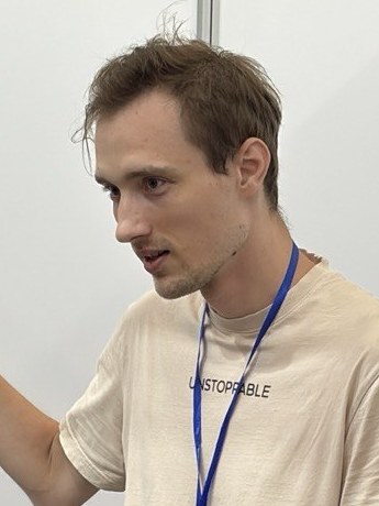 Илья Сидоров на выставке